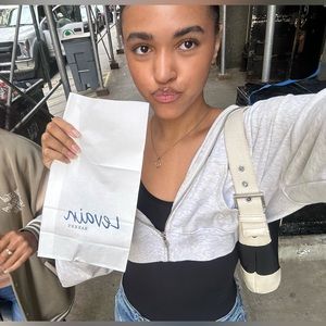 Meet your Posher, Uzuri